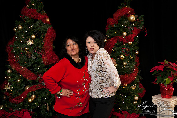 560_HolidayPhotoBooth2013byLightRainImages