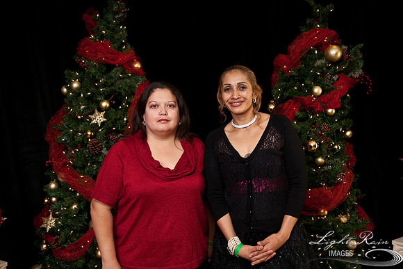 528_HolidayPhotoBooth2013byLightRainImages