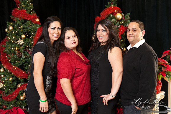 416_HolidayPhotoBooth2013byLightRainImages