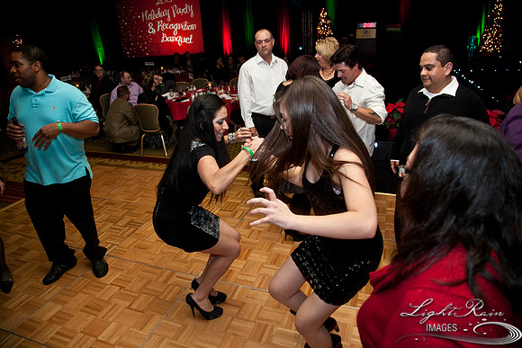 130_HolidayParty2013byLightRainImages