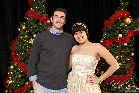 575_HolidayPhotoBooth2013byLightRainImages