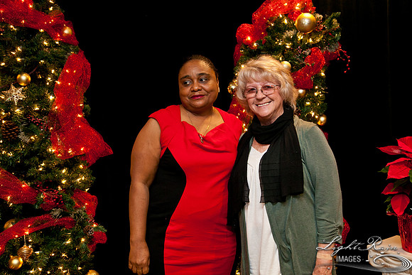 503_HolidayPhotoBooth2013byLightRainImages