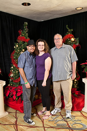 323_HolidayPhotoBooth2013byLightRainImages