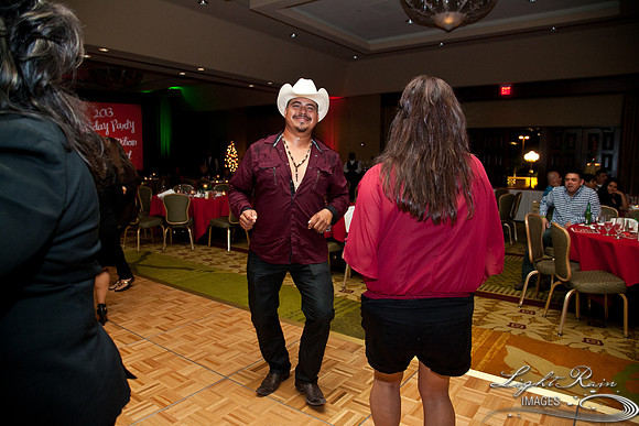 132_HolidayParty2013byLightRainImages