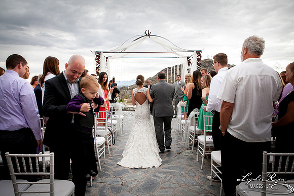 083_DifferentPointeofView_Wedding Photos