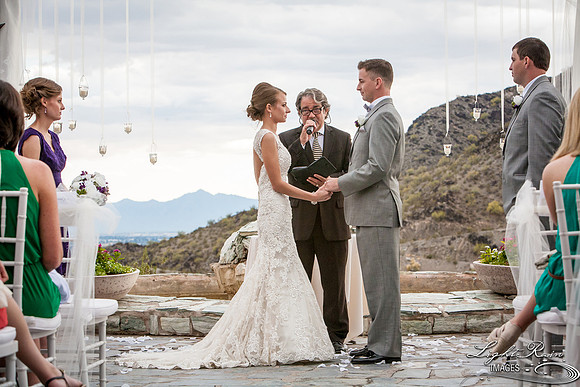 091_DifferentPointeofView_Wedding Photos