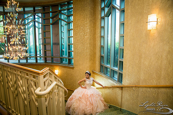 078_LightRainImages-Quinceanera9032017