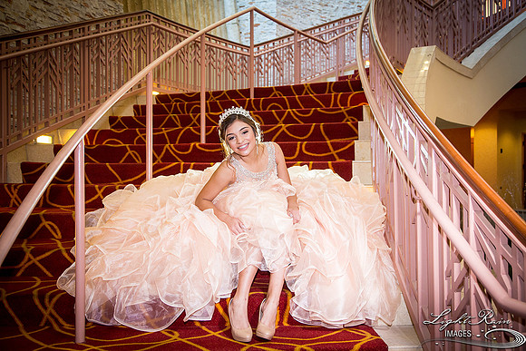 272_LightRainImages-Quinceanera9032017