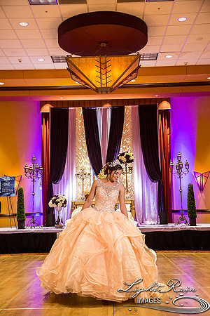 298_LightRainImages-Quinceanera9032017