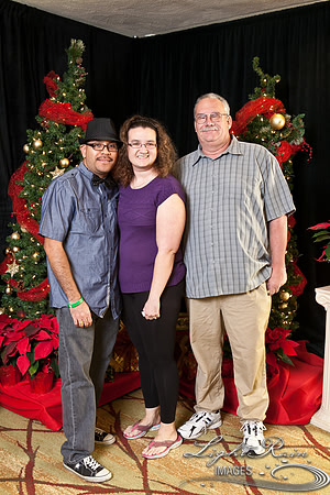 322_HolidayPhotoBooth2013byLightRainImages