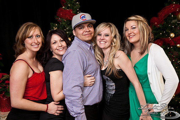 525_HolidayPhotoBooth2013byLightRainImages