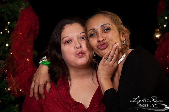 532_HolidayPhotoBooth2013byLightRainImages