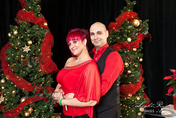 413_HolidayPhotoBooth2013byLightRainImages