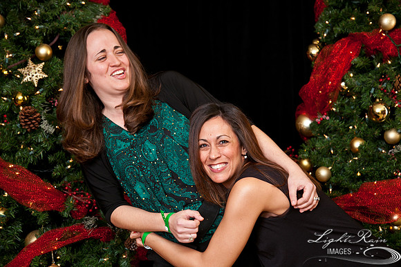 517_HolidayPhotoBooth2013byLightRainImages