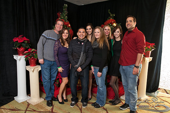 483_HolidayPhotoBooth2013byLightRainImages