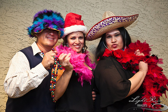 659_HolidayPhotoBooth2013byLightRainImages