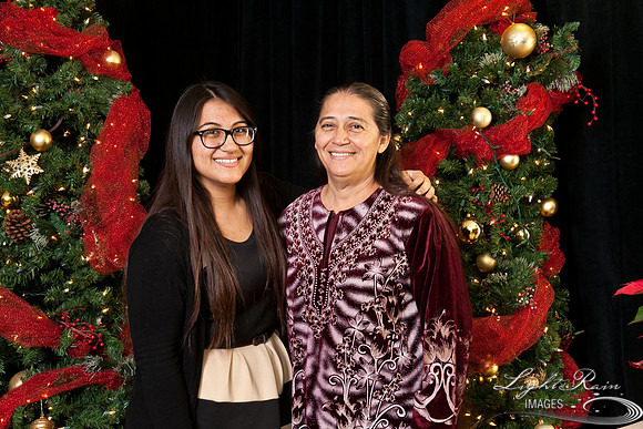 382_HolidayPhotoBooth2013byLightRainImages