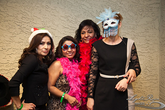 704_HolidayPhotoBooth2013byLightRainImages