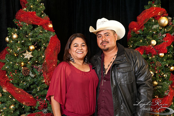 348_HolidayPhotoBooth2013byLightRainImages