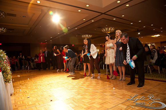035_HolidayParty2013byLightRainImages