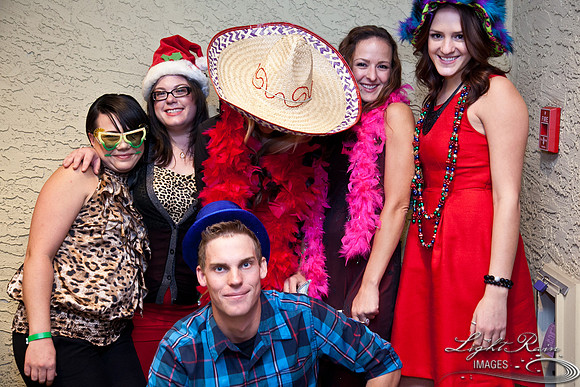 651_HolidayPhotoBooth2013byLightRainImages
