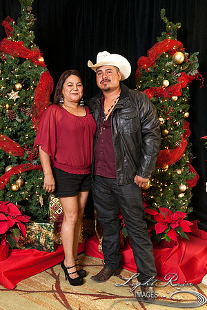 347_HolidayPhotoBooth2013byLightRainImages