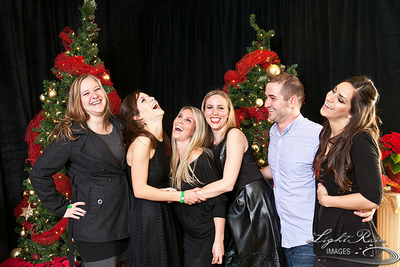 369_HolidayPhotoBooth2013byLightRainImages