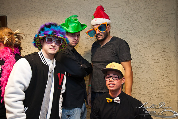 667_HolidayPhotoBooth2013byLightRainImages