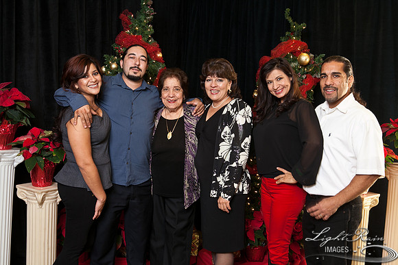 548_HolidayPhotoBooth2013byLightRainImages