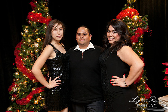 498_HolidayPhotoBooth2013byLightRainImages