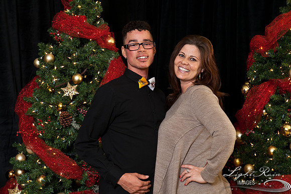 451_HolidayPhotoBooth2013byLightRainImages