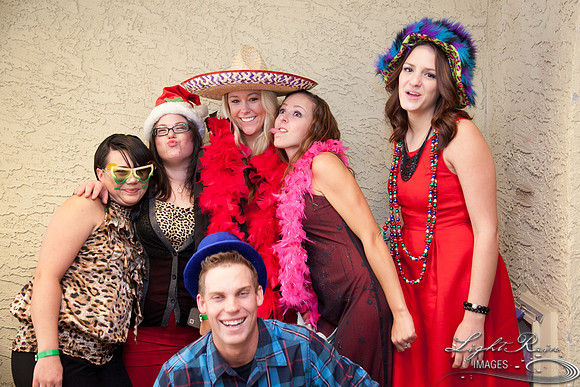 653_HolidayPhotoBooth2013byLightRainImages